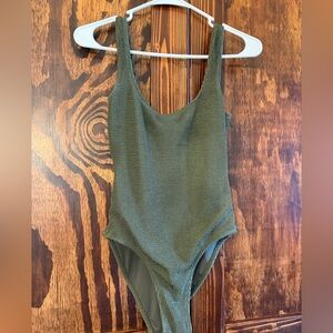 Good American swimsuit